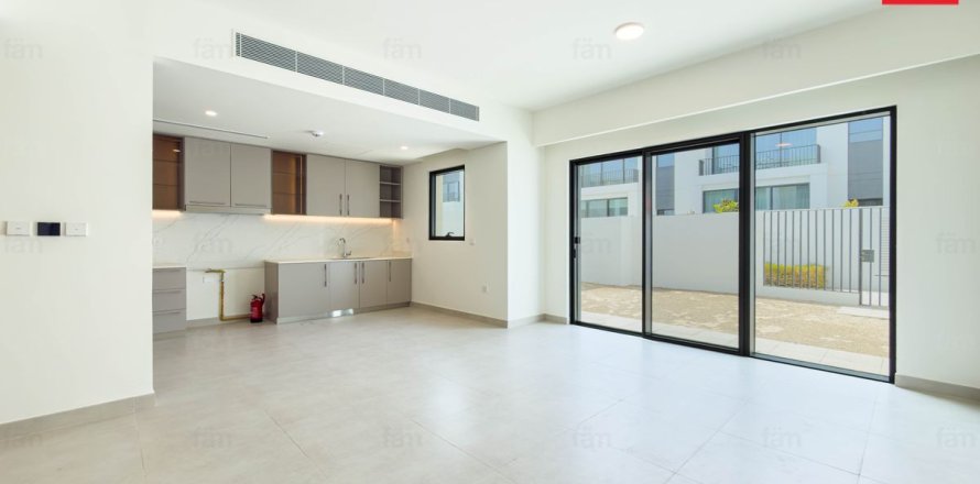 Villa de 3 chambres à Dubai, UAE No. 203174