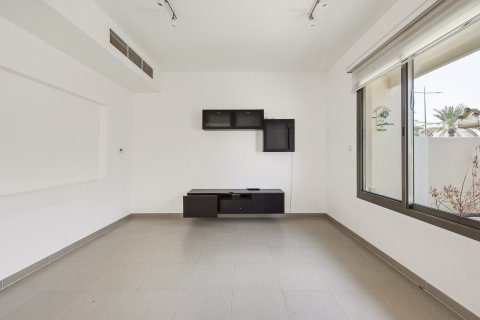Townhouse de 3 dormitorios en Town Square, UAE No. 196397
