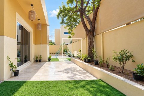 Вилла с 4 спальнями в Al Raha Gardens, ОАЭ №217464 20