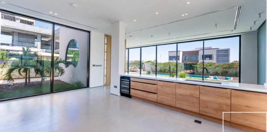 5 bedrooms Villa in La Mer, UAE No. 211117