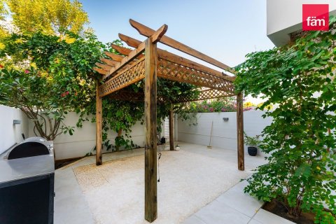 3 bedrooms Townhouse in Dubai, UAE No. 213186