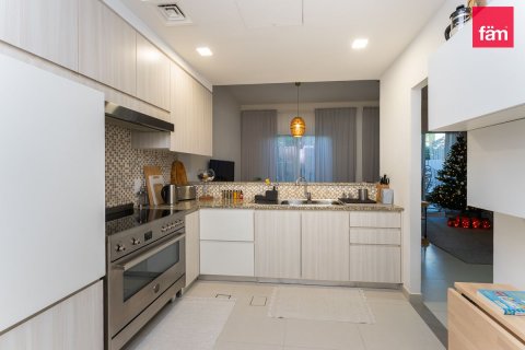 3 bedrooms Townhouse in Dubai, UAE No. 213186 9