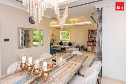 4 bedrooms Villa in Al Barsha, UAE No. 213474 7
