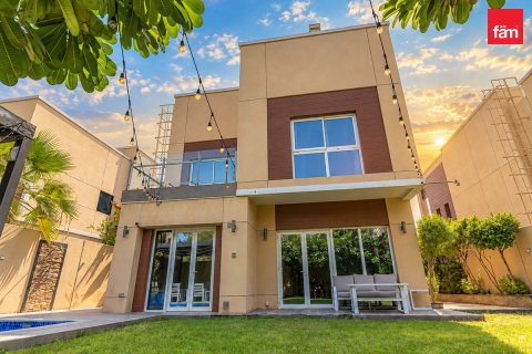 4 bedrooms Villa in Al Barsha, UAE No. 213474