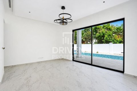 Villa de 6 dormitorios en Jasmine Leaf, UAE No. 214316 9