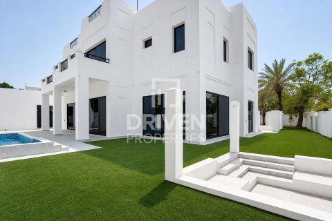 Villa de 6 dormitorios en Jasmine Leaf, UAE No. 214316 3