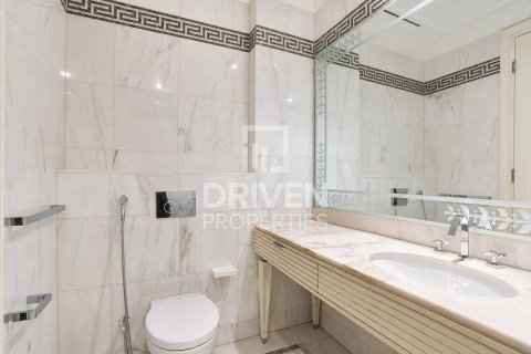 Дуплекс с 3 спальнями в Palazzo Versace, ОАЭ №211456 21
