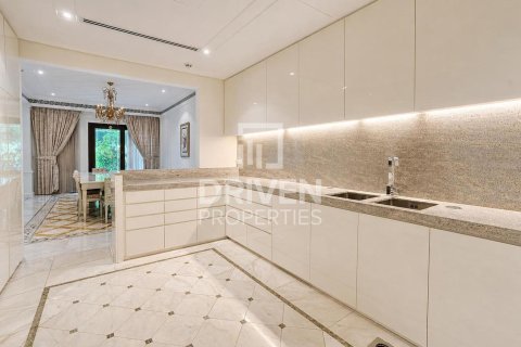 Дуплекс с 3 спальнями в Palazzo Versace, ОАЭ №211456 15
