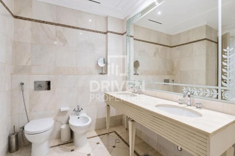 Дуплекс с 3 спальнями в Palazzo Versace, ОАЭ №211456 20