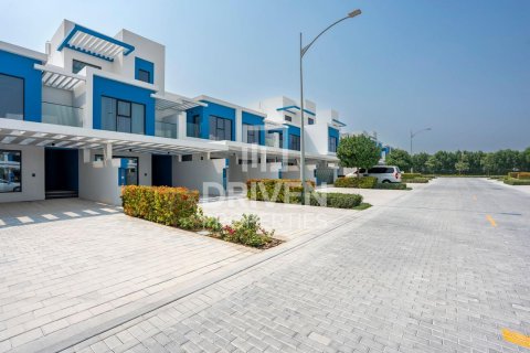 Townhouse de 5 dormitorios en Damac Lagoons, UAE No. 215105
