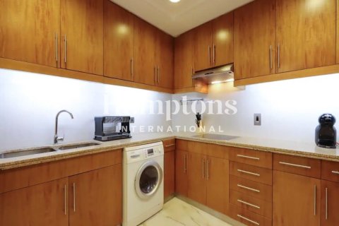 Квартира с 2 спальнями в The Address Dubai Marina, ОАЭ №213620 17