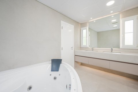 Villa de 3 dormitorios en The Lakes, UAE No. 215420 17