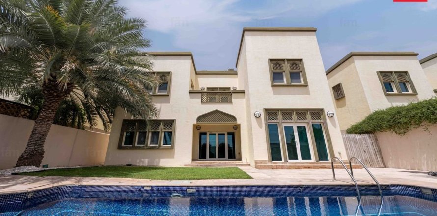 Вилла с 3 спальнями в Jumeirah Park, ОАЭ №161767