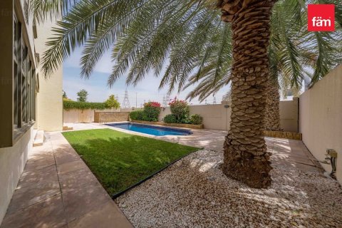 Вилла с 3 спальнями в Jumeirah Park, ОАЭ №161767 9