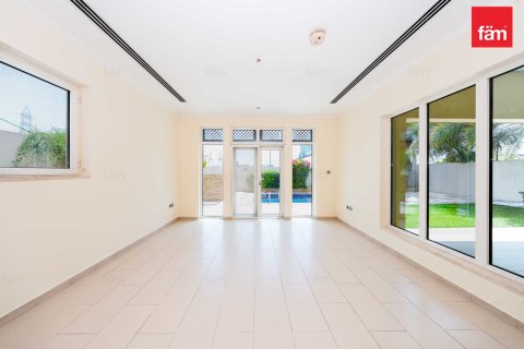 Вилла с 3 спальнями в Jumeirah Park, ОАЭ №161767 23