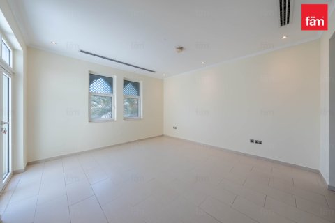 Вилла с 3 спальнями в Jumeirah Park, ОАЭ №161767 18