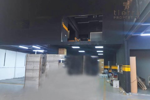 Warehouse de 306.6m² à Al Quoz, UAE No. 38873