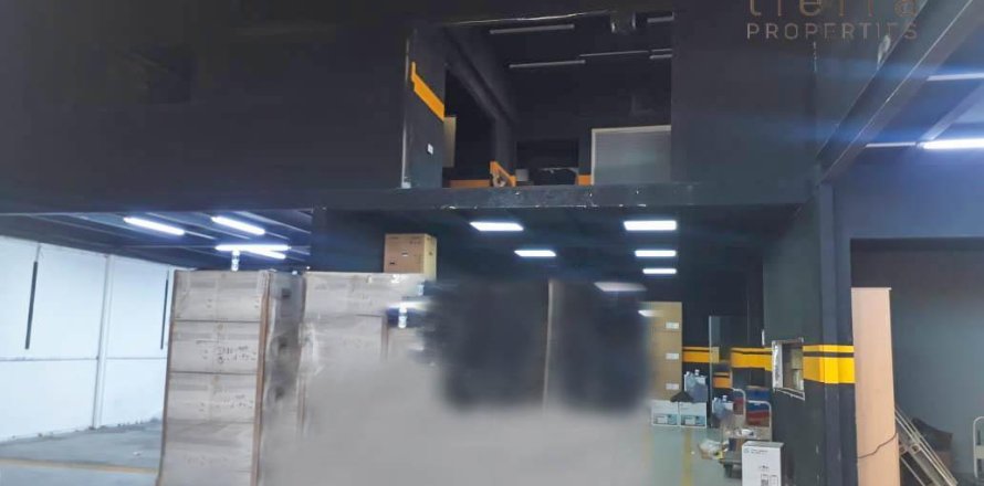 Warehouse de 306.6m² à Al Quoz, UAE No. 38873