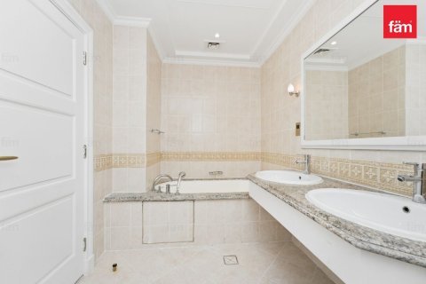 4 bedrooms Villa in Palm Jumeirah, UAE No. 147793 15
