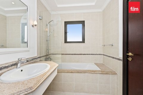 4 bedrooms Villa in Palm Jumeirah, UAE No. 147793 13