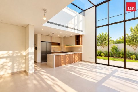 4 bedrooms Townhouse in Dubai, UAE No. 168242 3