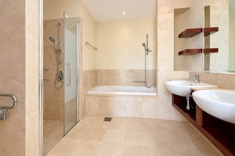 Вилла с 4 спальнями в Emirates Hills, ОАЭ №221623 20