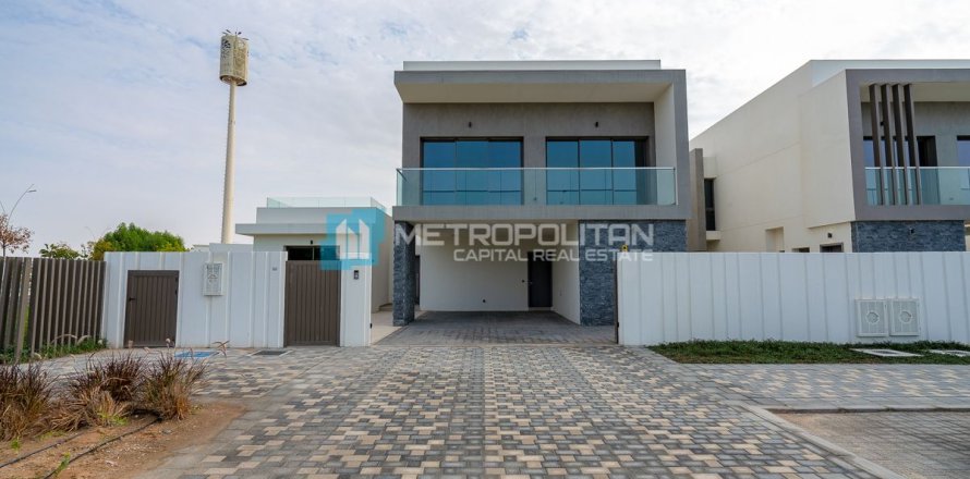 Villa de 4 dormitorios en Yas Island, UAE No. 142299