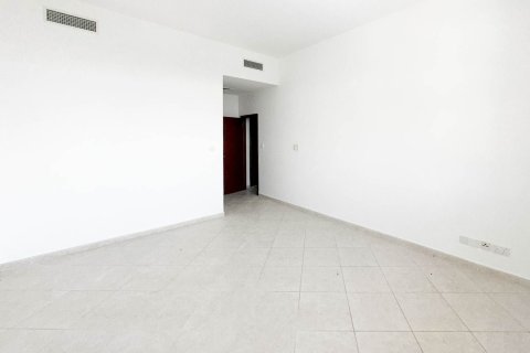 Apartment de 3 dormitorios en Dubai Investment Park, UAE No. 215332 4