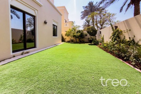 3 bedrooms Villa in Casa, UAE No. 220822 18