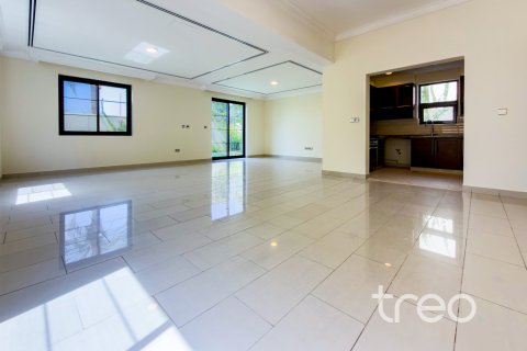 3 bedrooms Villa in Casa, UAE No. 220822 3