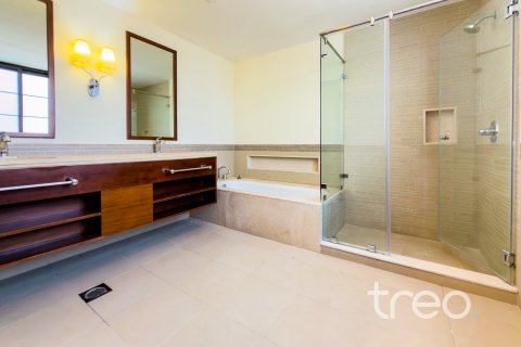3 bedrooms Villa in Casa, UAE No. 220822 8