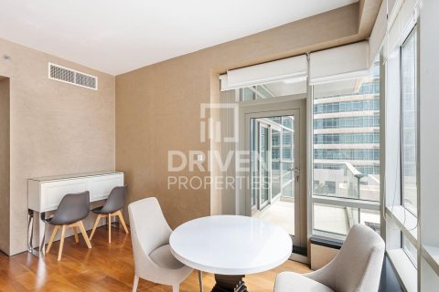Apartment de 2 dormitorios en The Lofts, UAE No. 215031 3