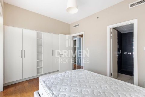 Apartment de 2 dormitorios en The Lofts, UAE No. 215031 16