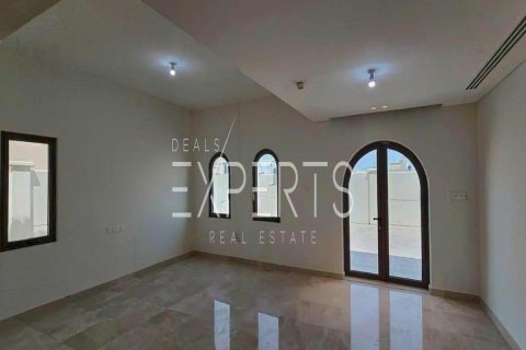 Villa de 3 dormitorios en Khalifa City, UAE No. 224235 4