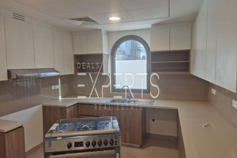 Villa de 3 dormitorios en Khalifa City, UAE No. 224235 5