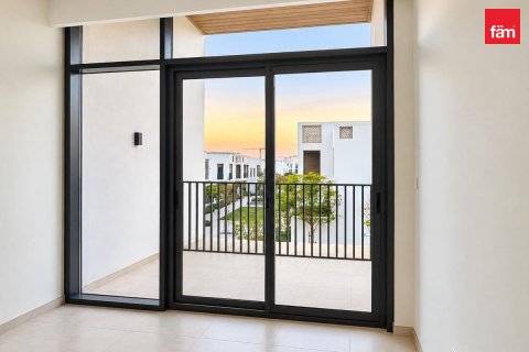 3 bedrooms Townhouse in Dubai, UAE No. 213250 8