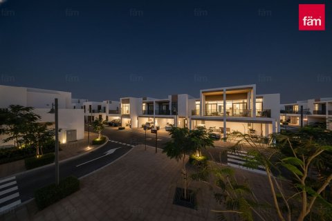 3 bedrooms Townhouse in Dubai, UAE No. 213250 6