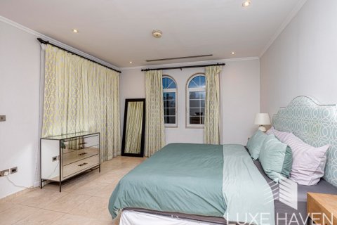 Villa de 3 chambres à Legacy, UAE No. 10586 10
