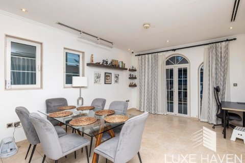 Villa de 3 chambres à Legacy, UAE No. 10586 25