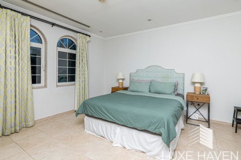 Villa de 3 chambres à Legacy, UAE No. 10586 11