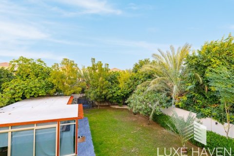 Villa de 3 chambres à Legacy, UAE No. 10586 5