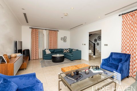 Villa de 3 chambres à Legacy, UAE No. 10586 29