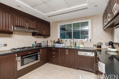 Villa de 3 chambres à Legacy, UAE No. 10586 23