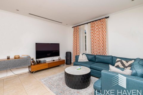 Villa de 3 chambres à Legacy, UAE No. 10586 31