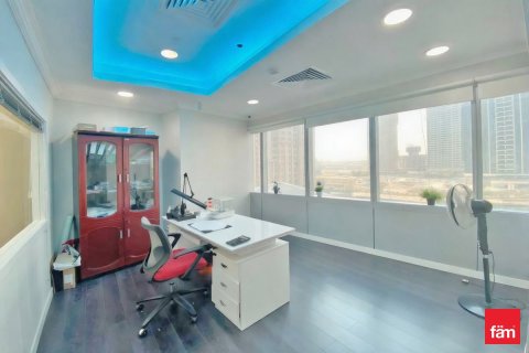 74.4m² Office in Dubai, UAE No. 216025