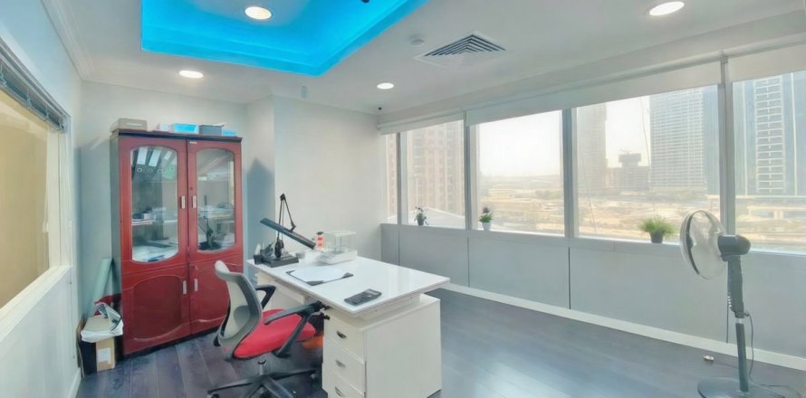 74.4m² Office in Dubai, UAE No. 216025