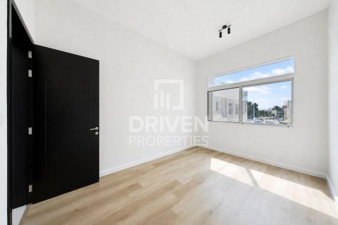Villa de 4 dormitorios en Al Barsha 1, UAE No. 221516 14