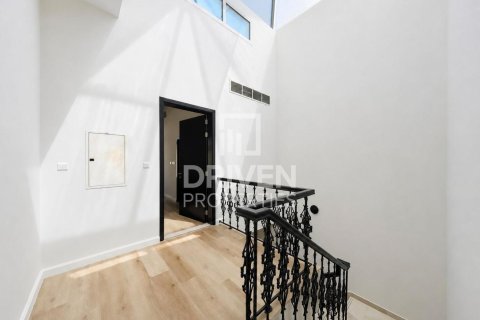 Villa de 4 dormitorios en Al Barsha 1, UAE No. 221516 6