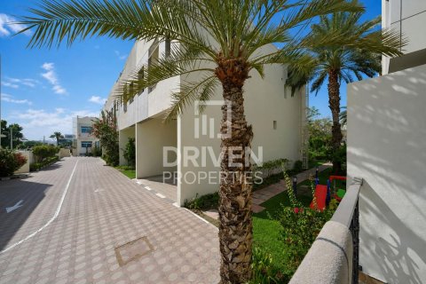 Villa de 4 dormitorios en Al Barsha 1, UAE No. 221516 24