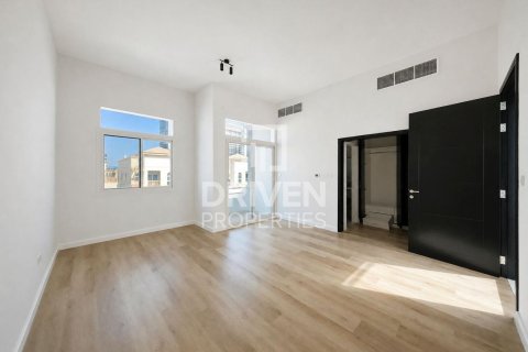 Villa de 4 dormitorios en Al Barsha 1, UAE No. 221516 13